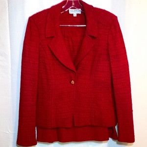 St. John Knit Skirt Suit in Ruby Red. Size 8/10.